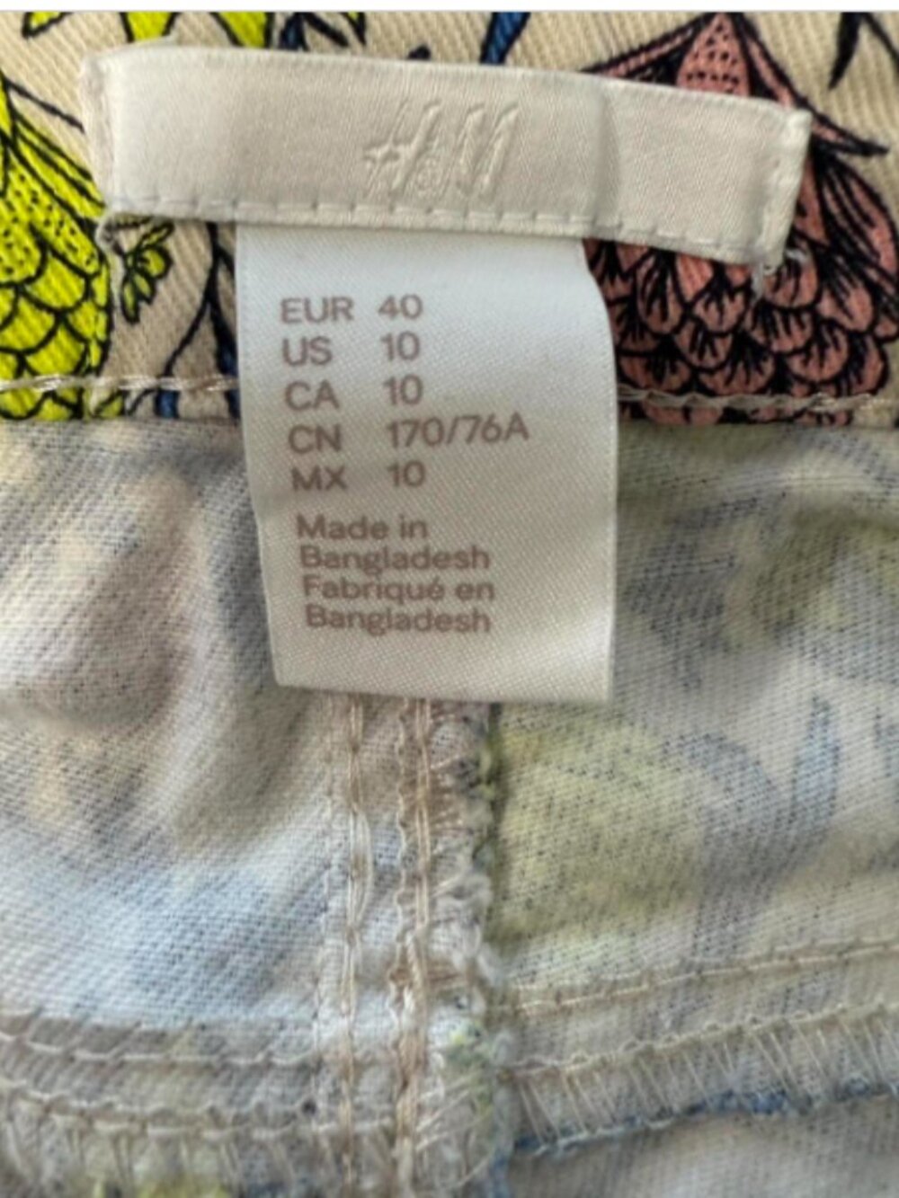 H&M Women's Multicolor Shorts - Picture 2 of 5